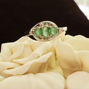 Sterling Silver Emerald and Diamond  Ring Size 6.75 Vintage